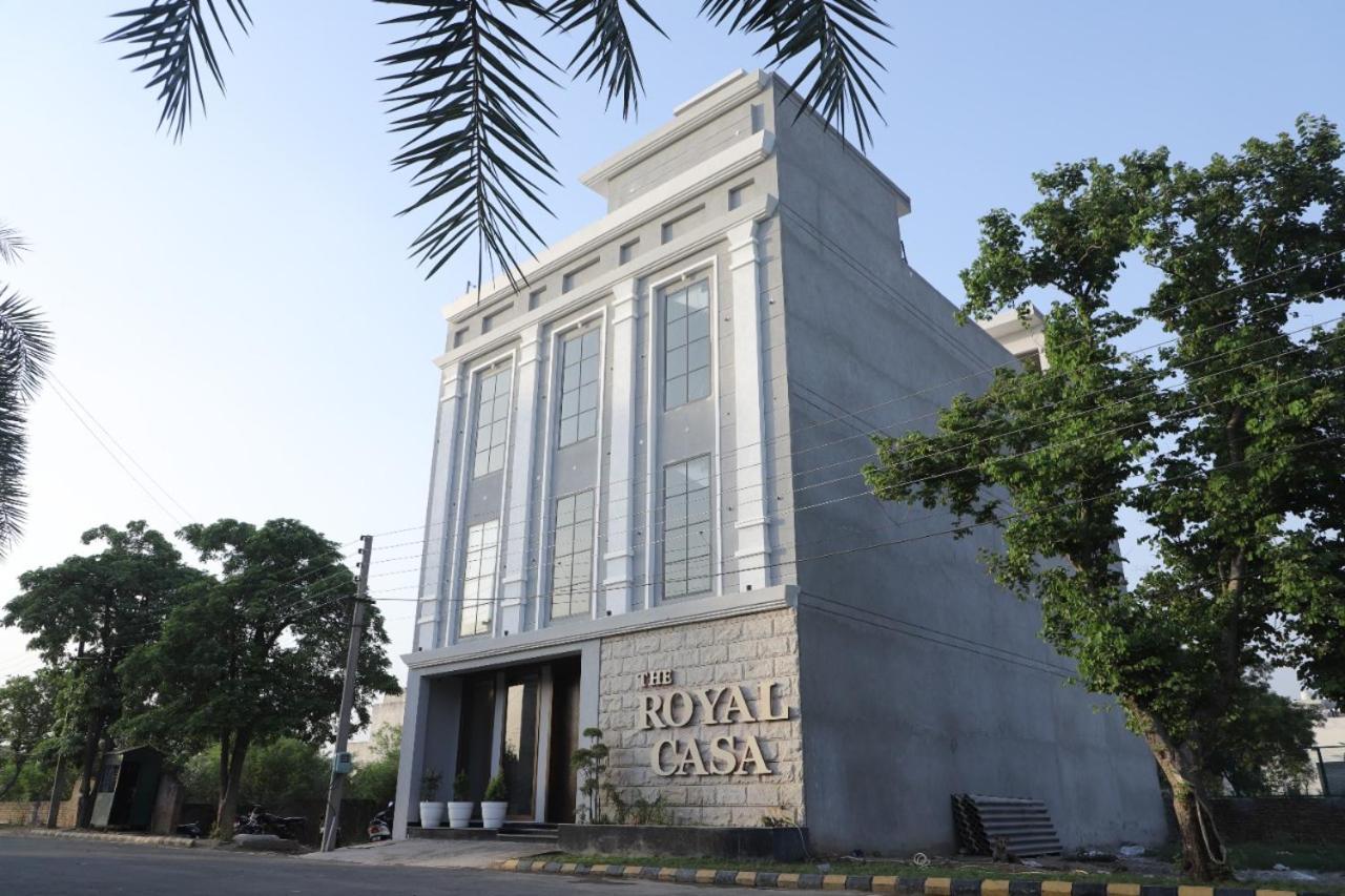 The Royal Casa Hotel Ludhiana Bagian luar foto